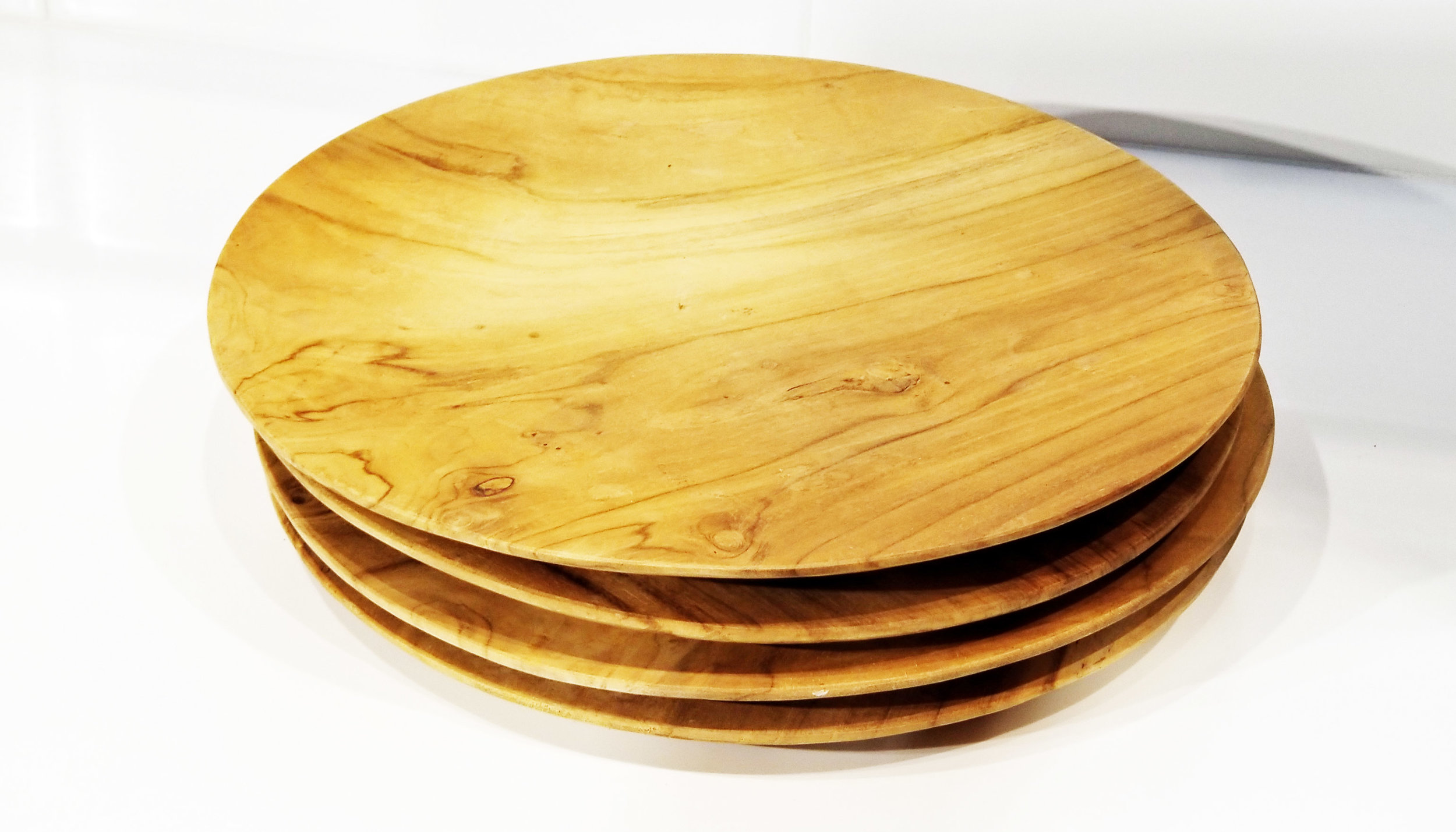 assiettes-en-bois.jpg
