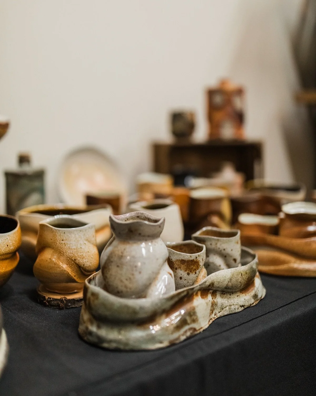 Sam&rsquo;s (@norhaceramics) ceramics are made for everyday use&mdash;ergonomic, easy to hold, and beautifully balanced. Think bowls for soup, salad, or cereal that just feel right in your hands.

Inspired by earth tones and drawn to the unpredictabi