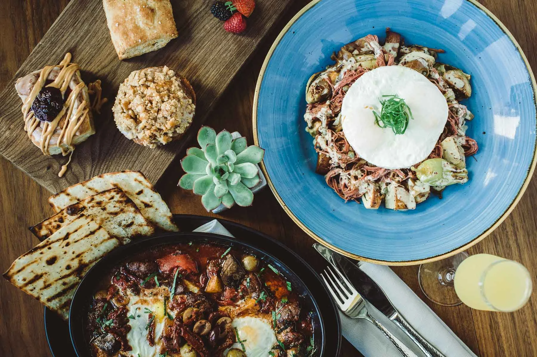A lovely sampling of Hob Nob's various brunch items.