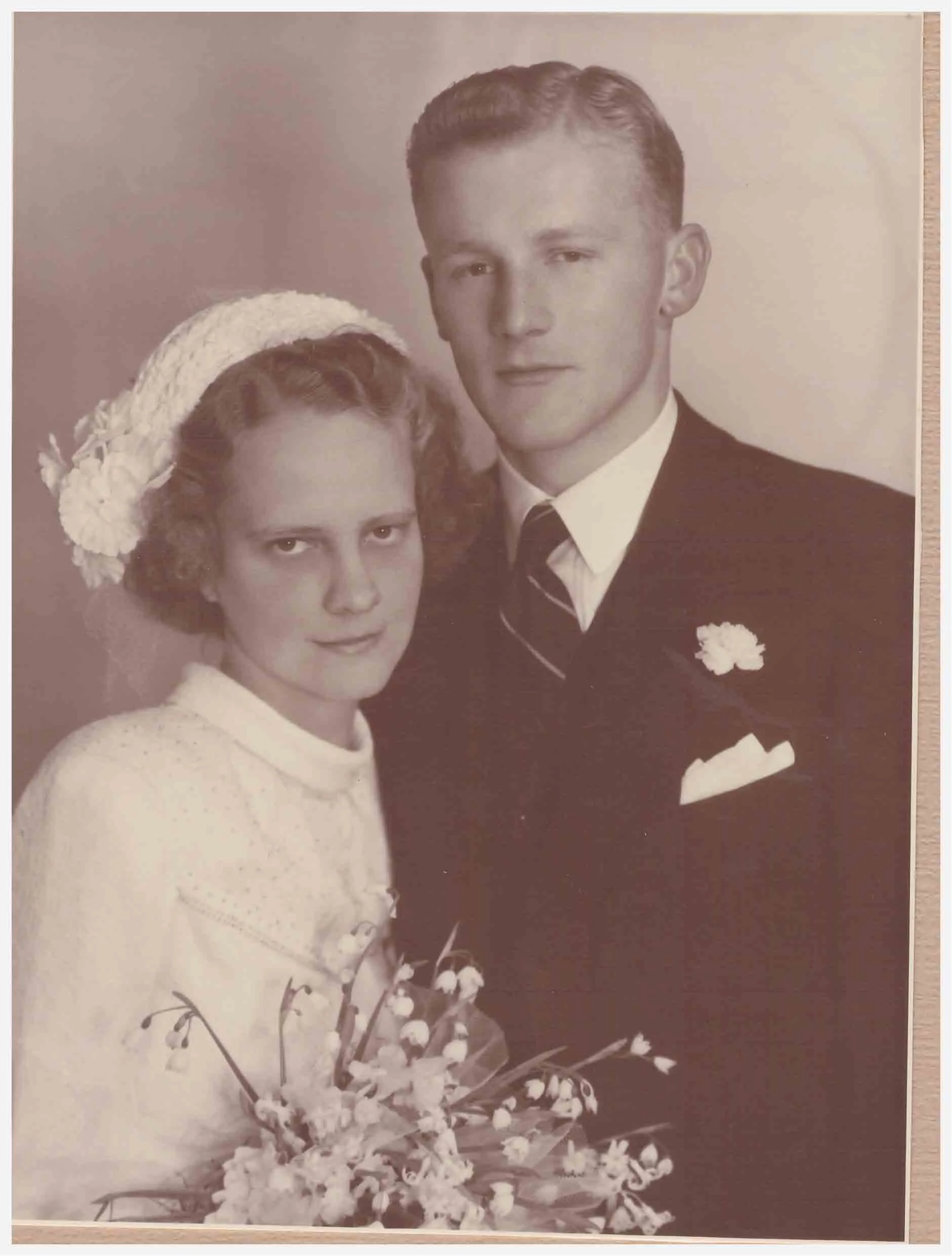 Thelma-(Hallam)-and-John-Perry.jpg