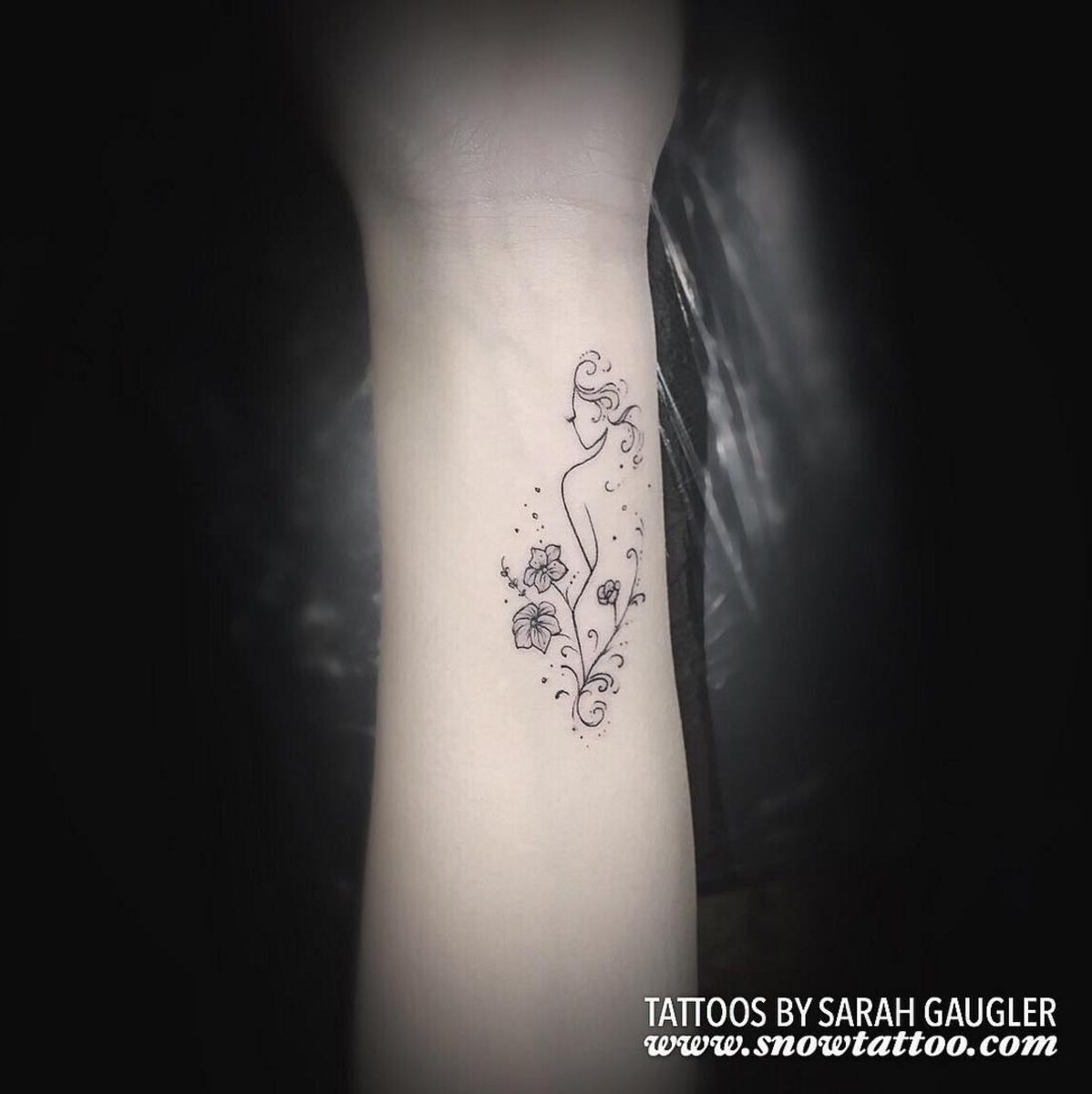 Sarah Gaugler Snow Tattoo Custom Feminine Silhouette Floral Fine Line Detailed Elegant FineLineTattoo New York Best Tattoos Best Tattoo Artist NYC.png