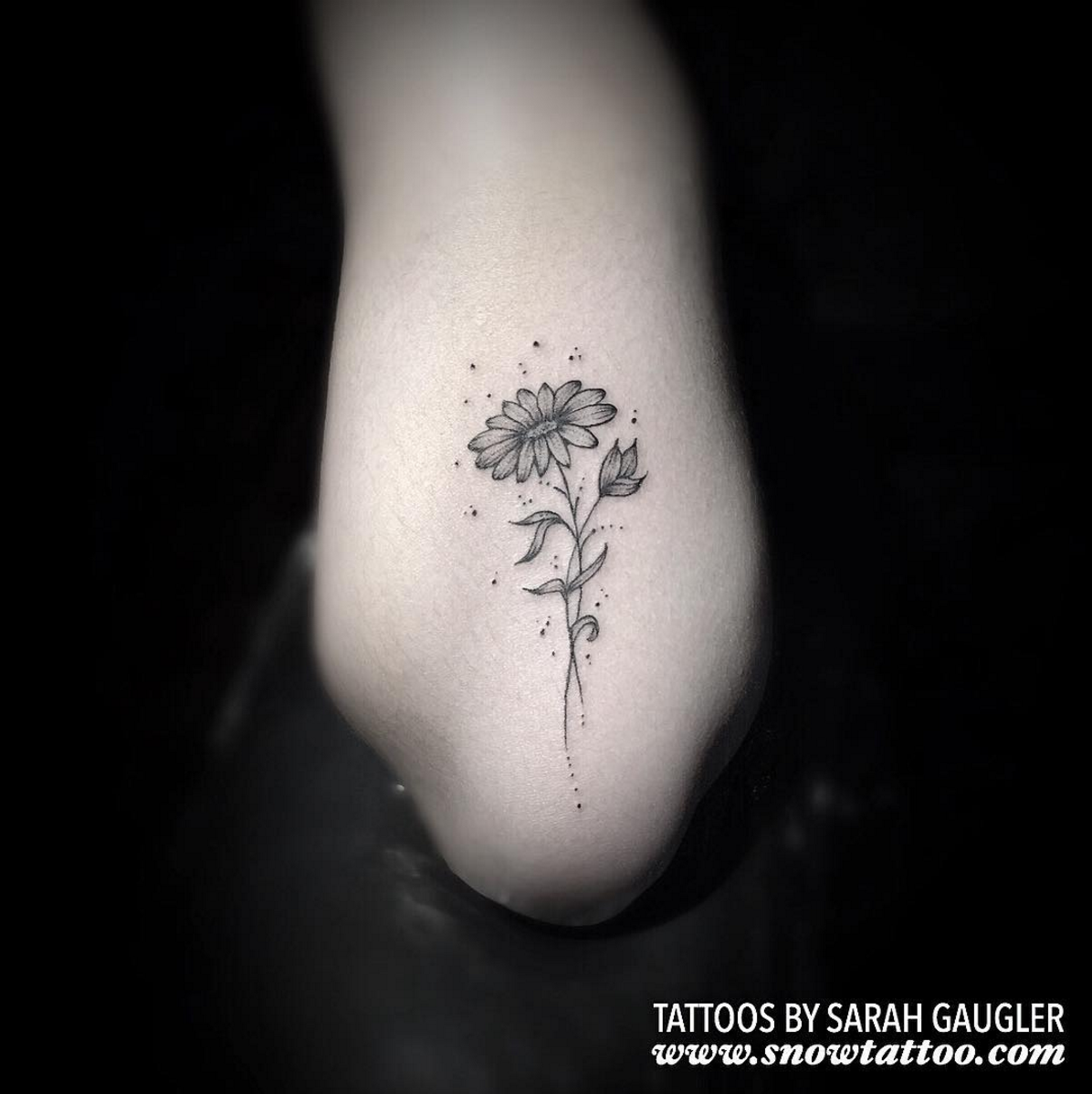 Sarah Gaugler Snow Tattoo Custom Floral Daisy New York Best Tattoos Best Tattoo Artist NYC.png