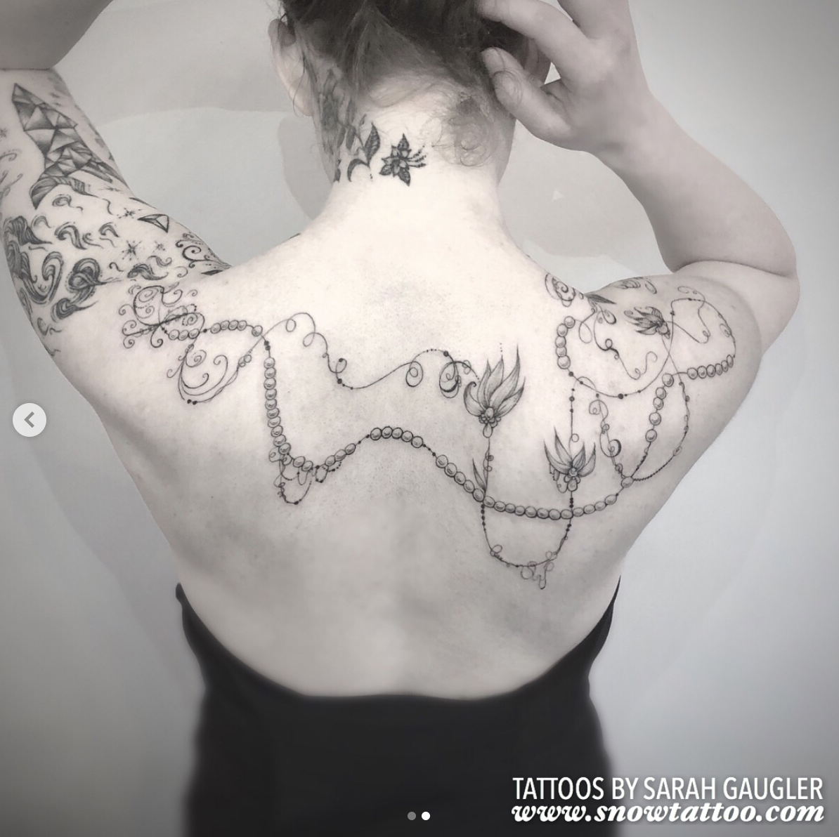Little Tattoos on Twitter Fine line style hands on the upper back Tattoo  artist Doy littletattoos tattoos httpstco4czQeqvsrb  httpstco0bkFwgE4FB  Twitter