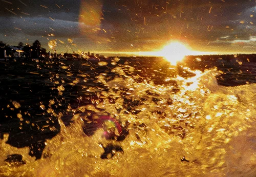Wave (to the sun)
