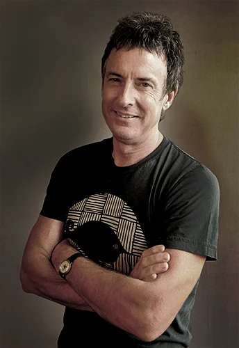 ROB HIRST FULL PIC.jpg