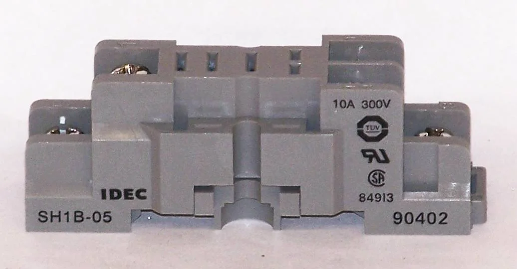 Relay Socket 811.jpg