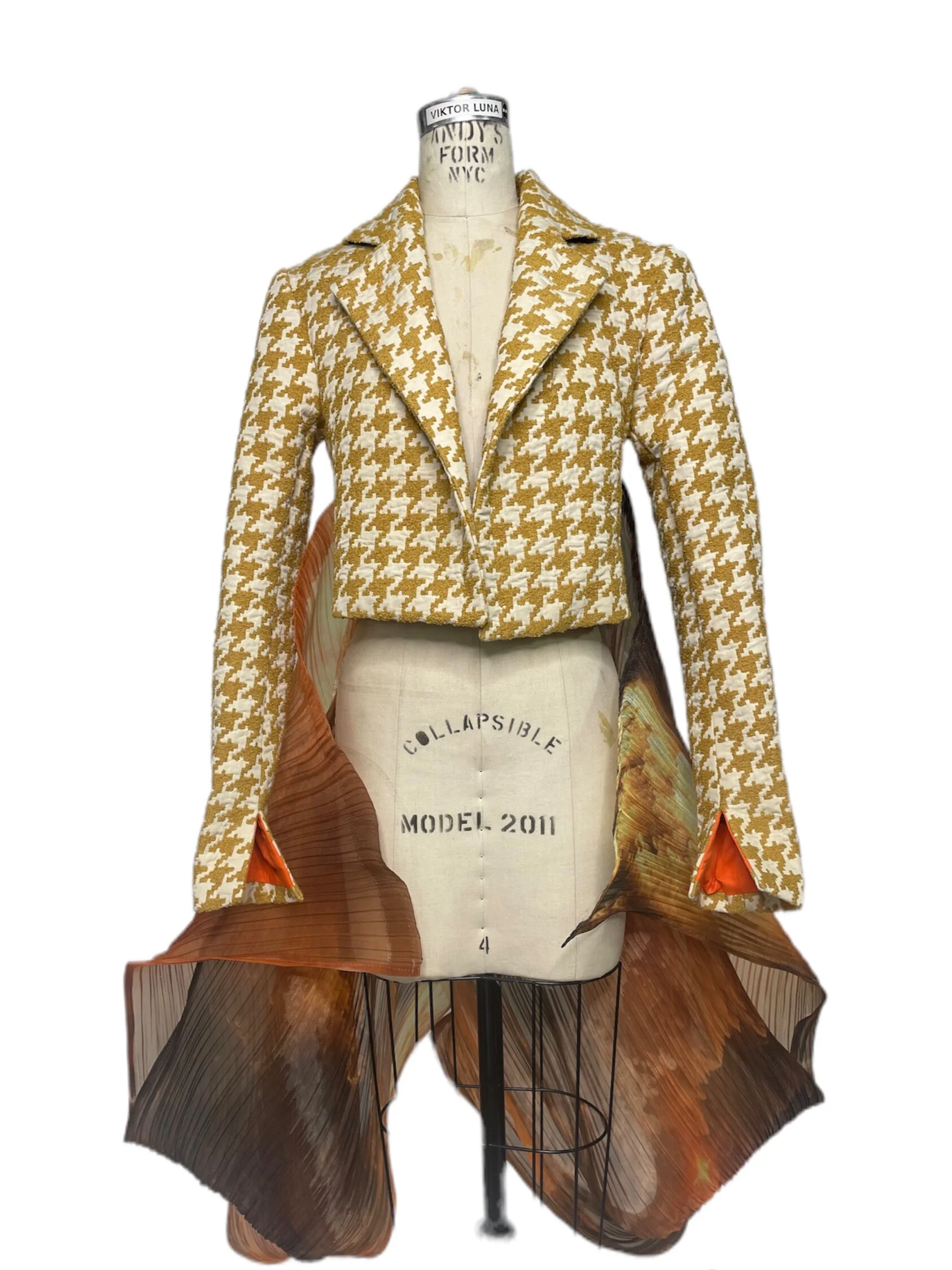 DD820CB5-2DA1-40DA-89AE-AD1FFD2A034E