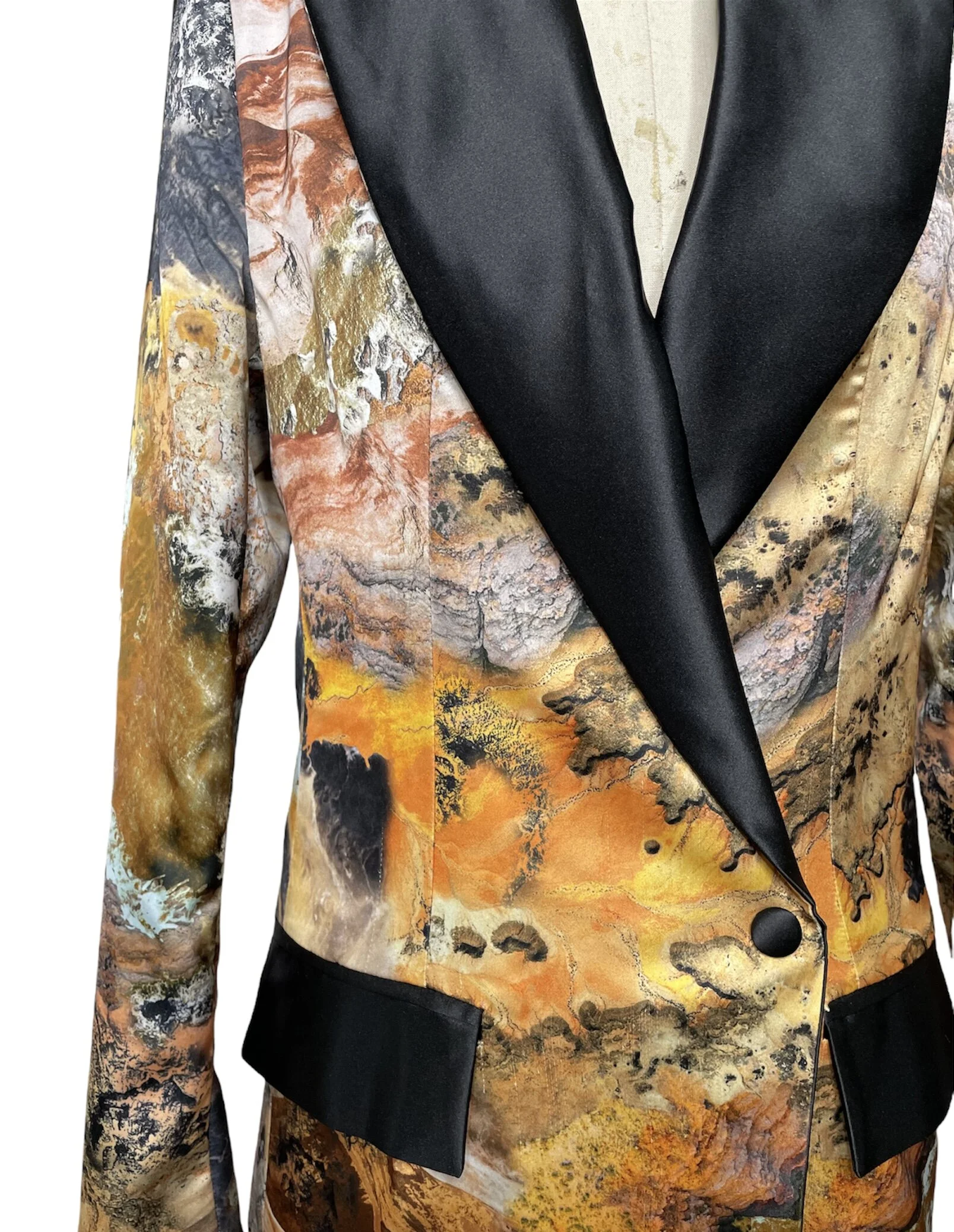 DB0BA158-9DD6-4DF4-9282-E01F7B05B090