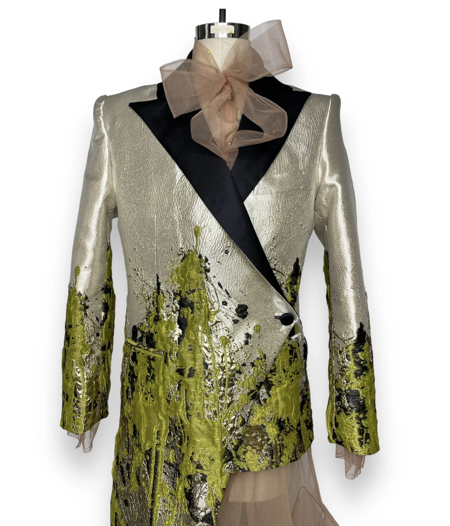 BB75B330-A57C-468A-94E5-2C3541FDC470