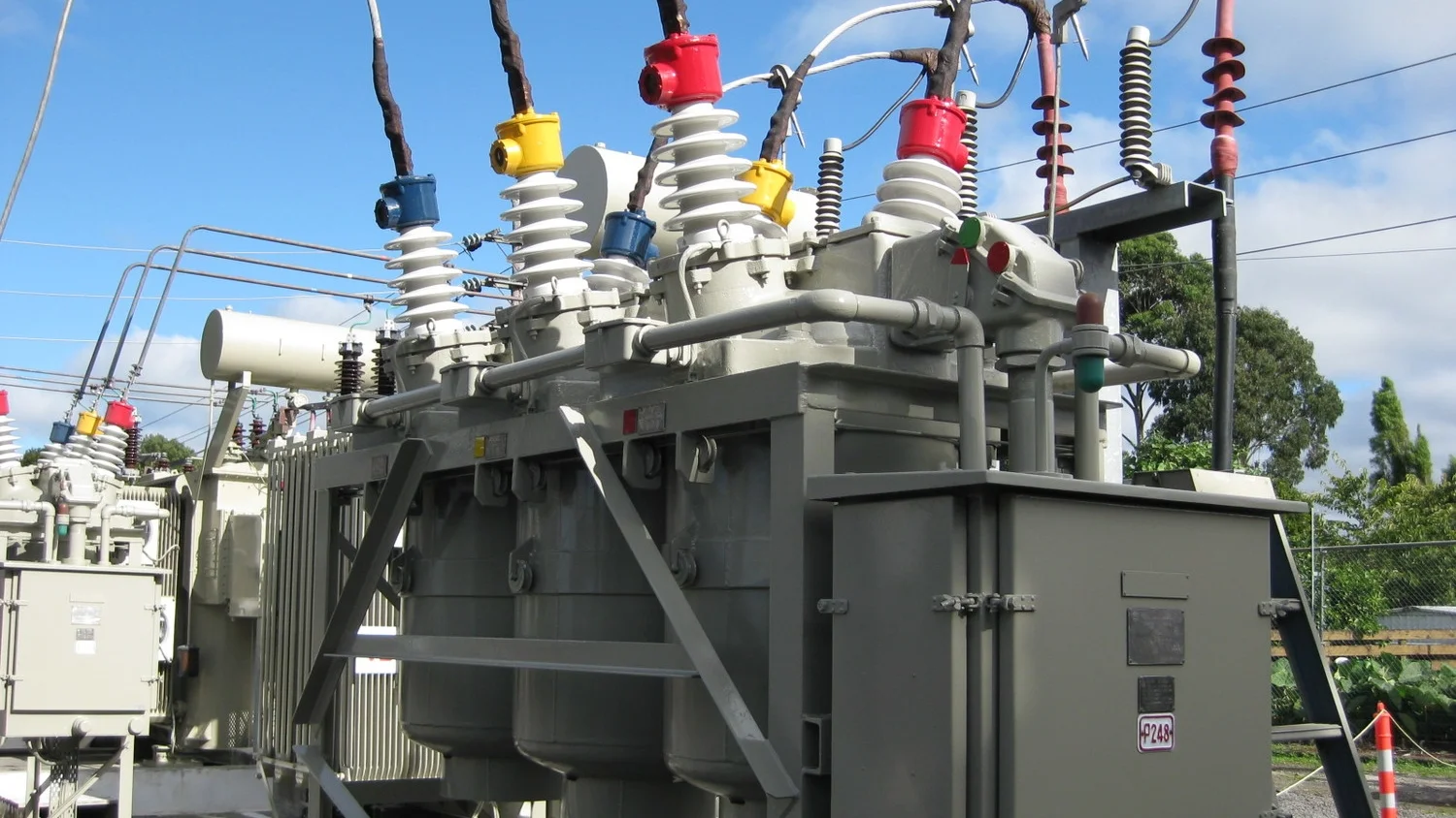 Les disjoncteurs électriques à Haute Tension