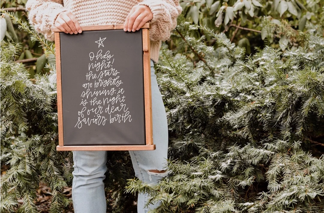 6. THREAD AND CANVAS DECOR