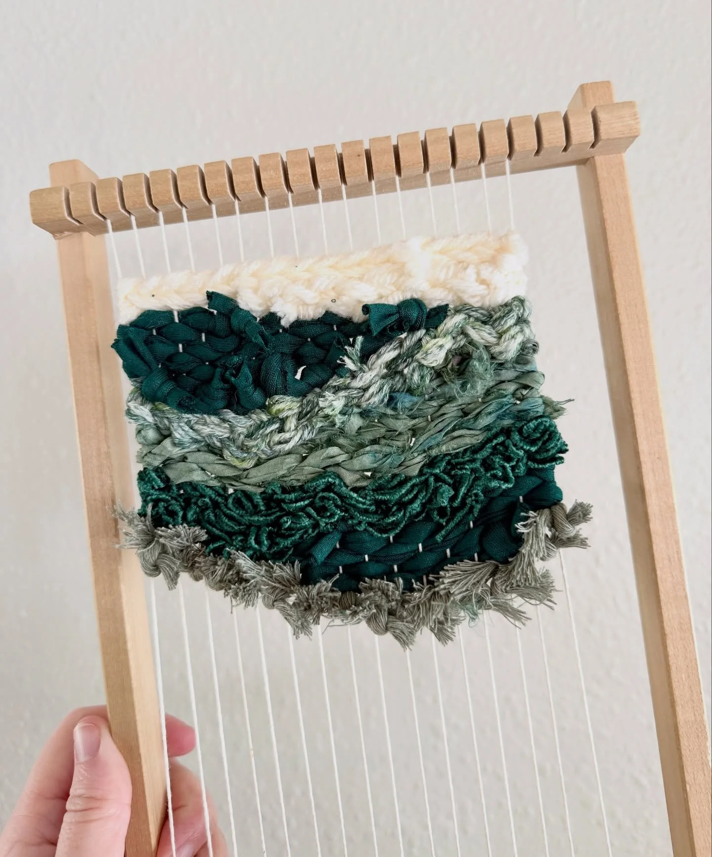 Day 03/100 of the 100 Day Project! A work in progress from earlier this morning ☕️ It&rsquo;s been so peaceful waking up to weave before heading off to work, and I&rsquo;ll finish Day 03&rsquo;s green beauty when I&rsquo;m home later! In the meantime