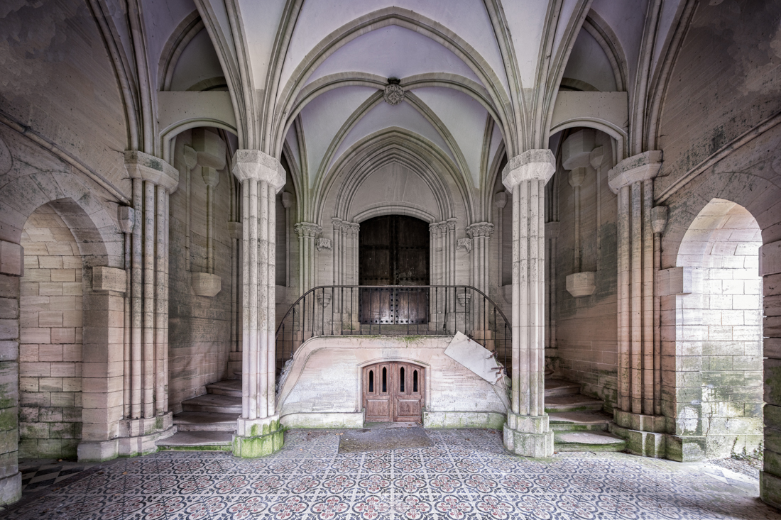 THE GRAND ENTRANCE