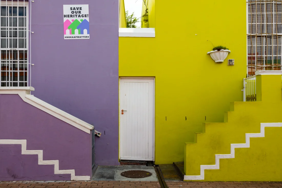 I liked the zig-zag pattern on each of the left and right staircase, this lead to an even image and it becomes pleasing on the eye.