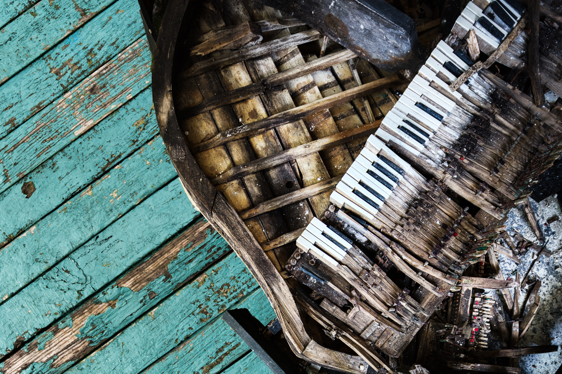 IMAGE 5 - My composite of the same piano with a nice new floor. 2017.