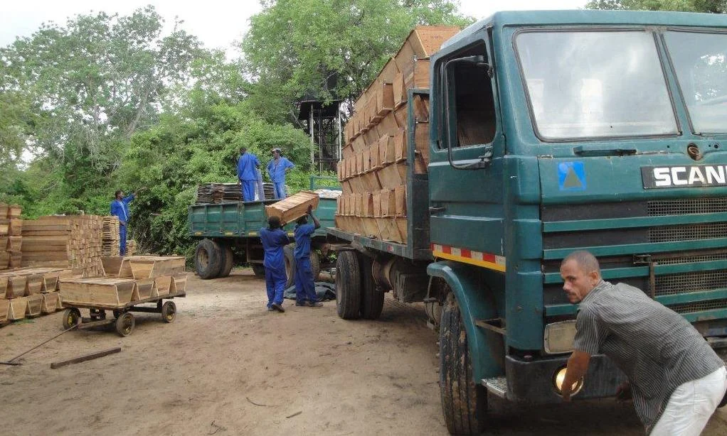 Carregamento para entregas - Loading for delivery to the districts