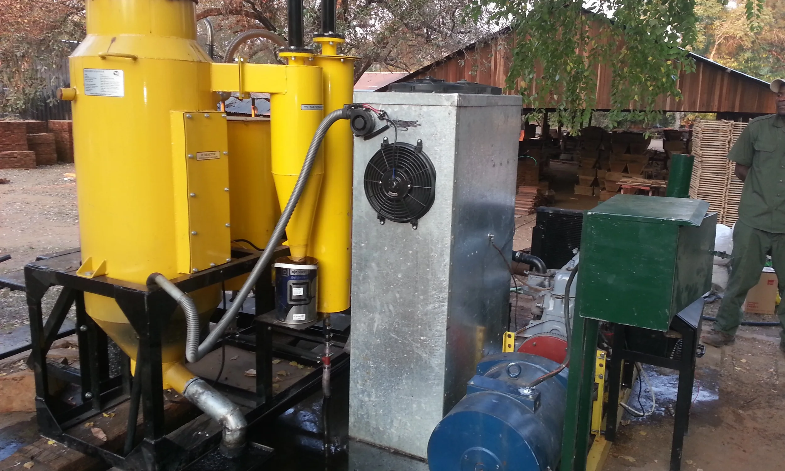 Gaseificador para gerar eletricidade para a vila - Gasifier to generate electricity for the village