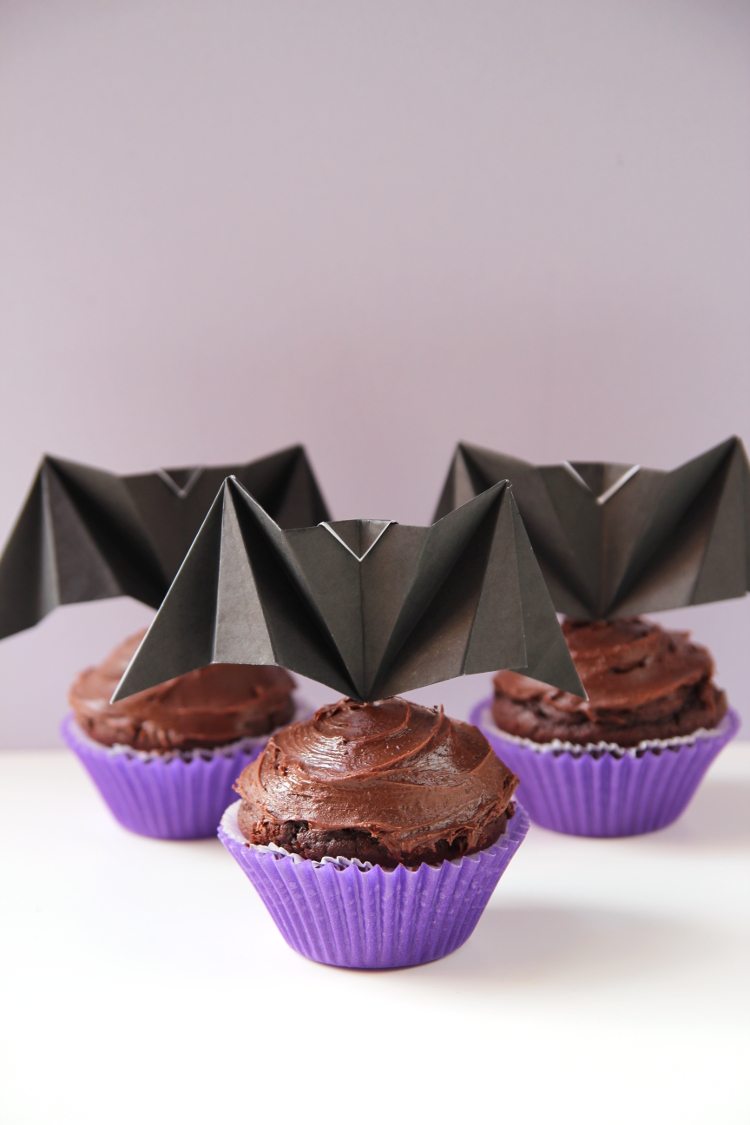 THROW BACK THURSDAY - ORIGAMI BAT CUPCAKE TOPPERS.