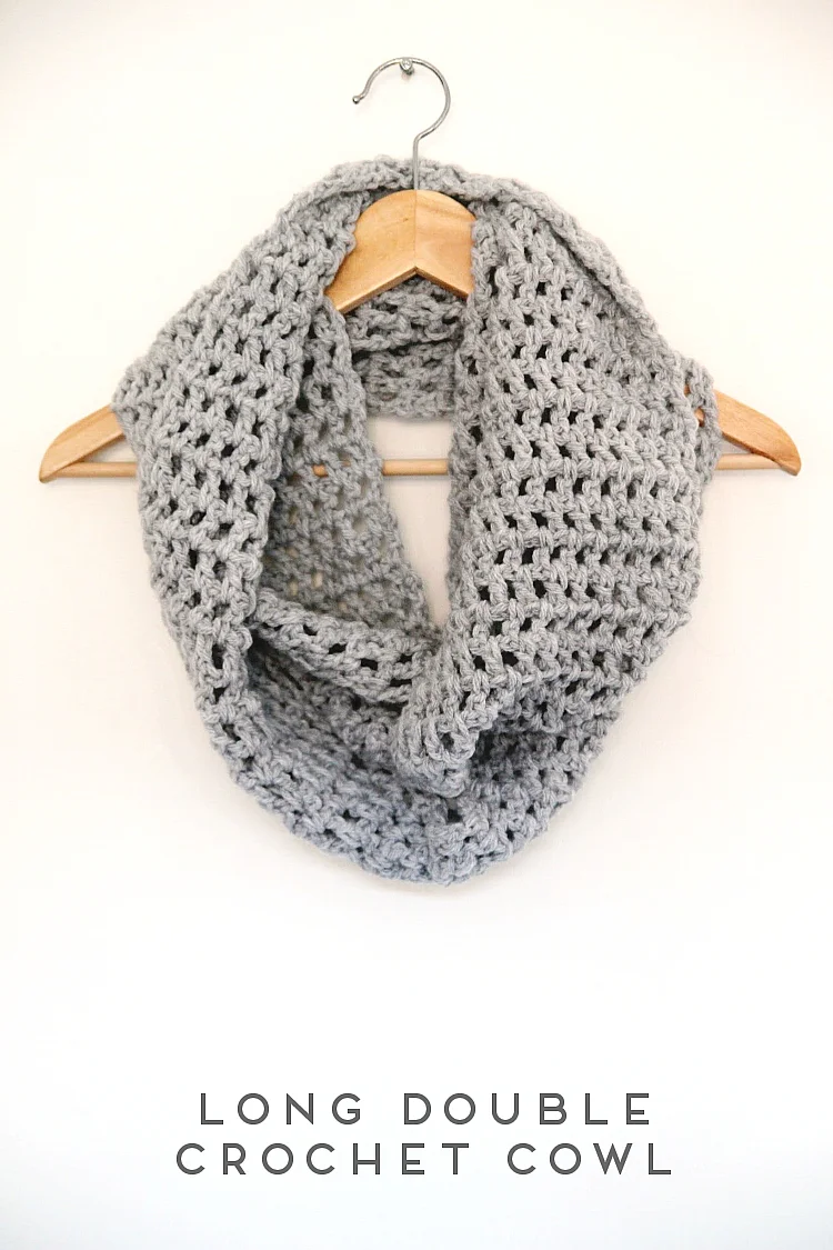 LONG DOUBLE CROCHET COWL.