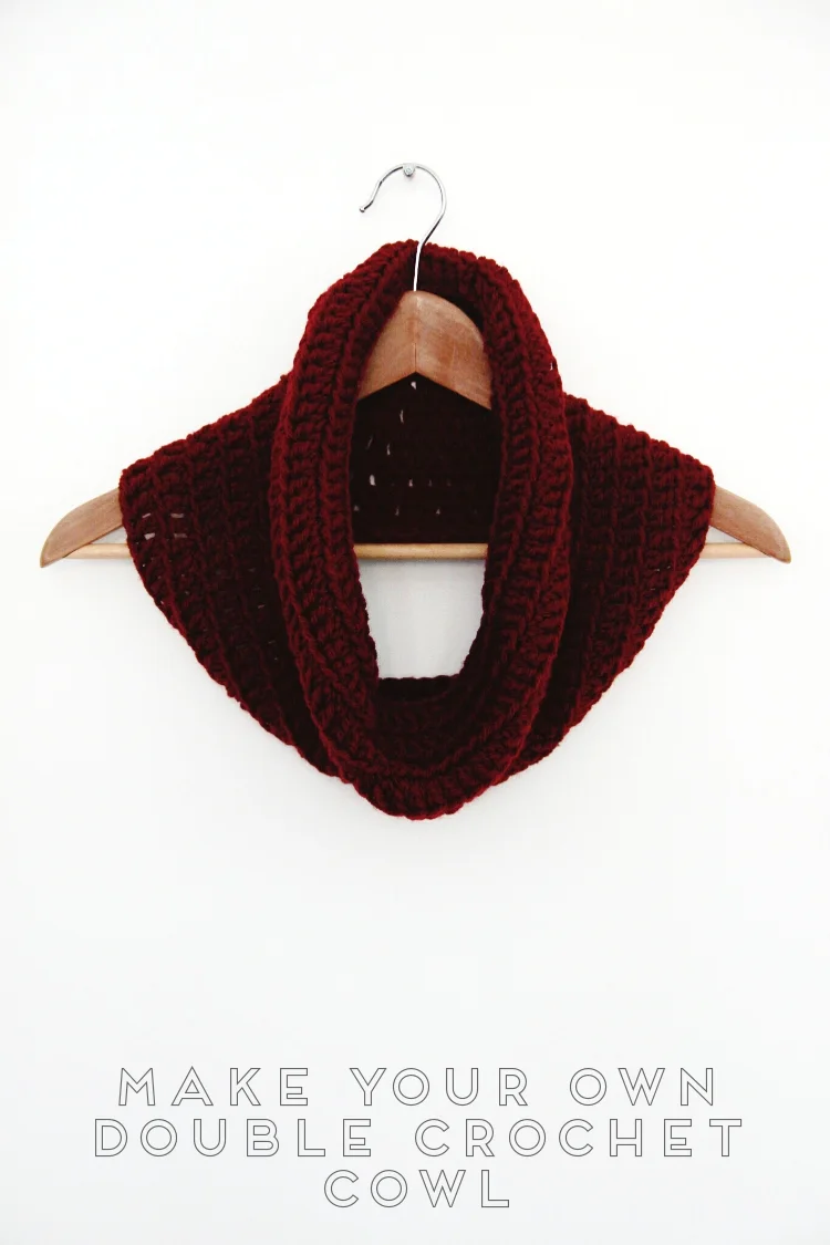 MAKE YOUR OWN SIMPLE DOUBLE CROCHET COWL.