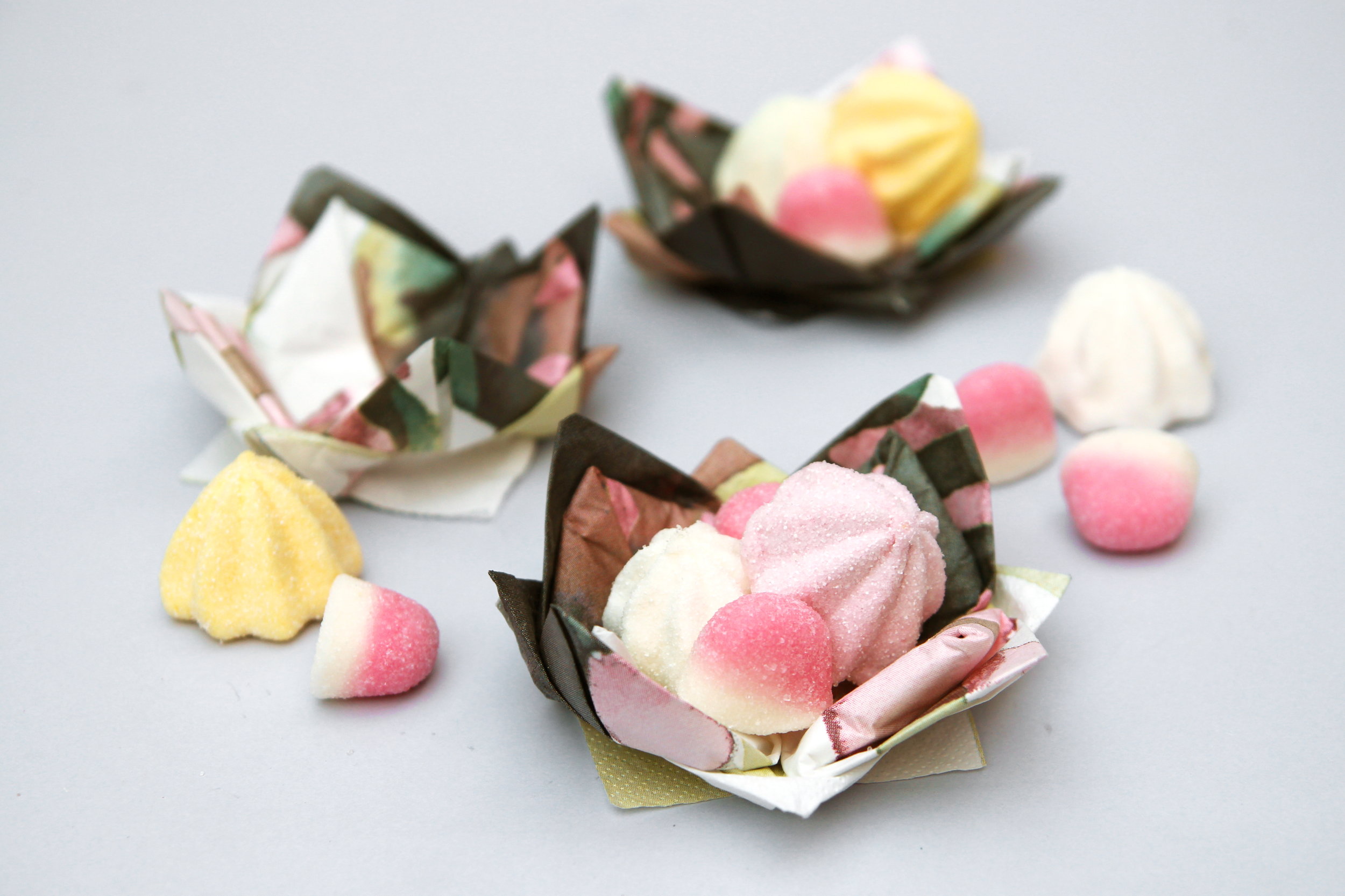 HOW TO MAKE ORIGAMI LOTUS FLOWER CANDY DISHES USING PAPER NAPKINS