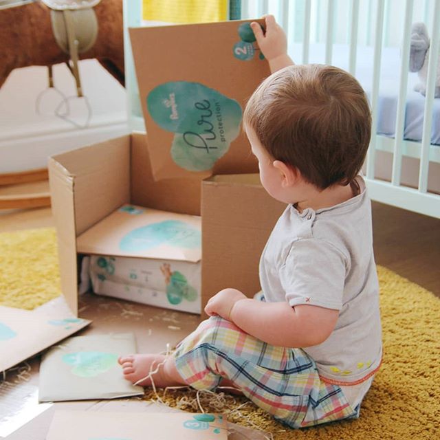 Ooh, look what came. We're super excited to be testing out the new Pampers Pure nappies and wipes over the next week or so. All made using plant based material with no perfume or chlorine bleaching. Plus they have llamas on them. Llamas! Thanks for choosing us @pampersuk_ire @pamperspure #purepioneer #pampersquad