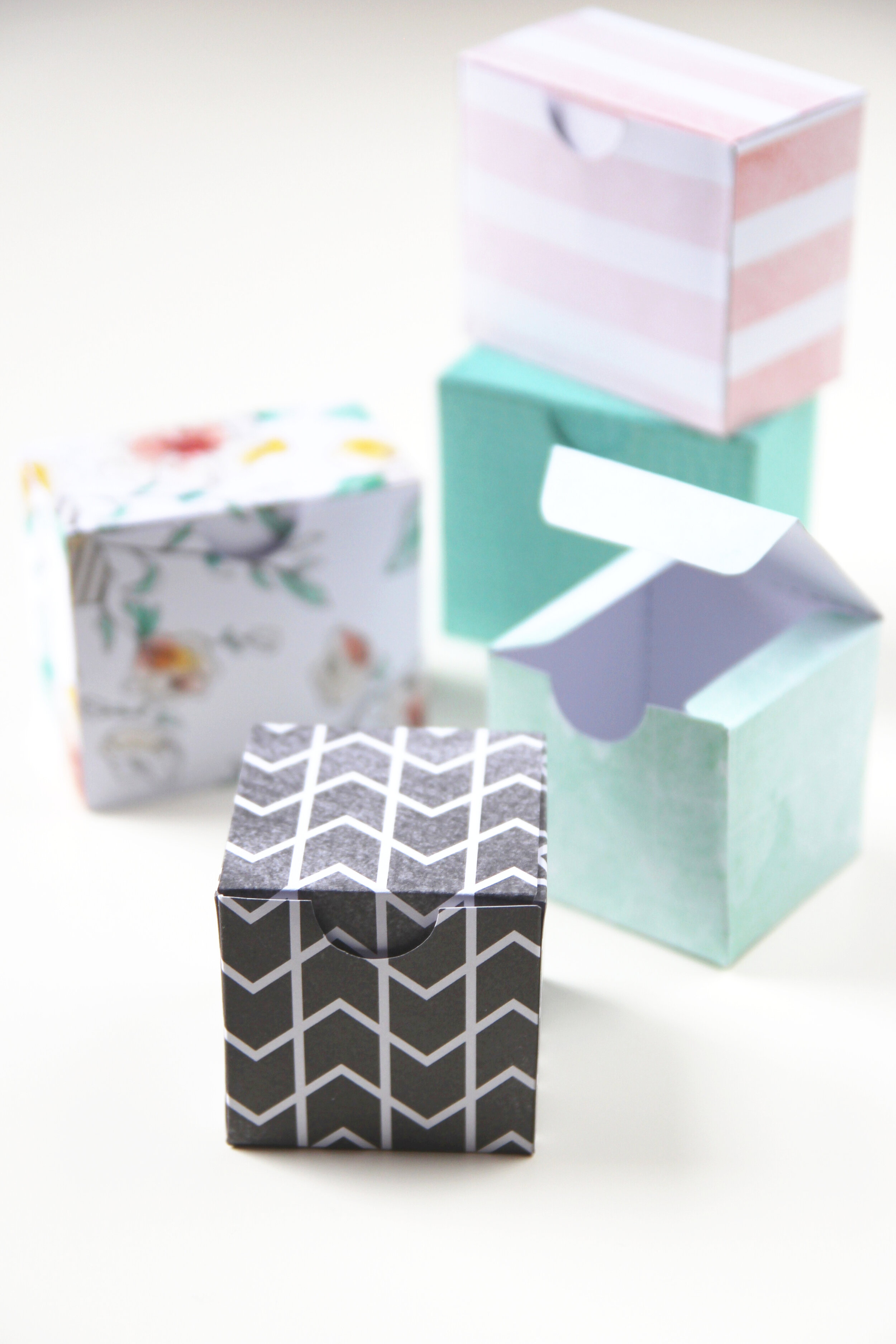 How to Hand Make Paper Gift Box - DIY Tutorials