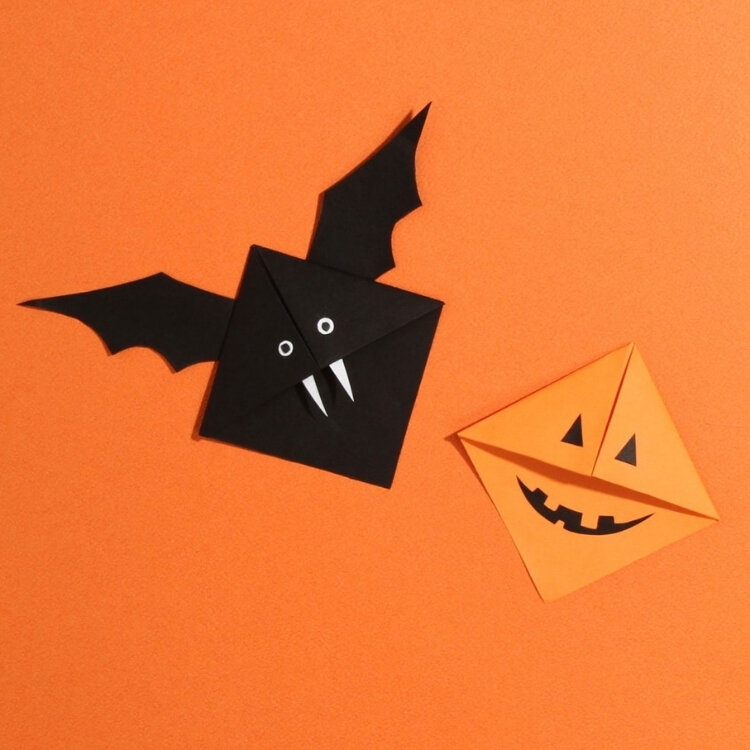 How to make your own Halloween Origami Book Corner - Super Busy