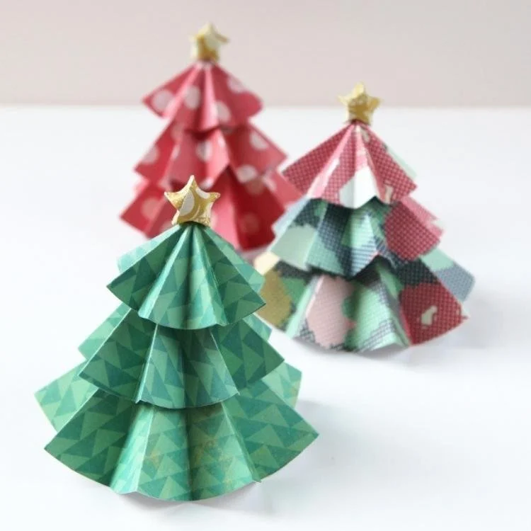 3 ORIGAMI CHRISTMAS TREES WITH MINI LUCKY STARS ON TOP