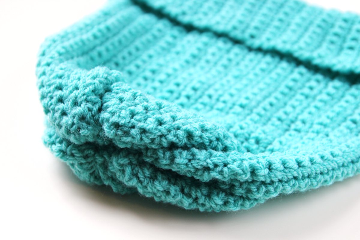 How to Crochet a Hat for Beginners: 12 Steps (with Pictures)