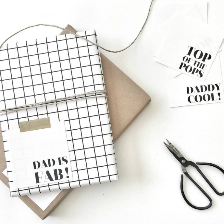 Minimal black and white dad is fab printable mini card.