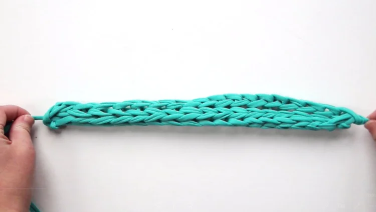 How To Finger Knit - Casting Off. — Gathering Beauty