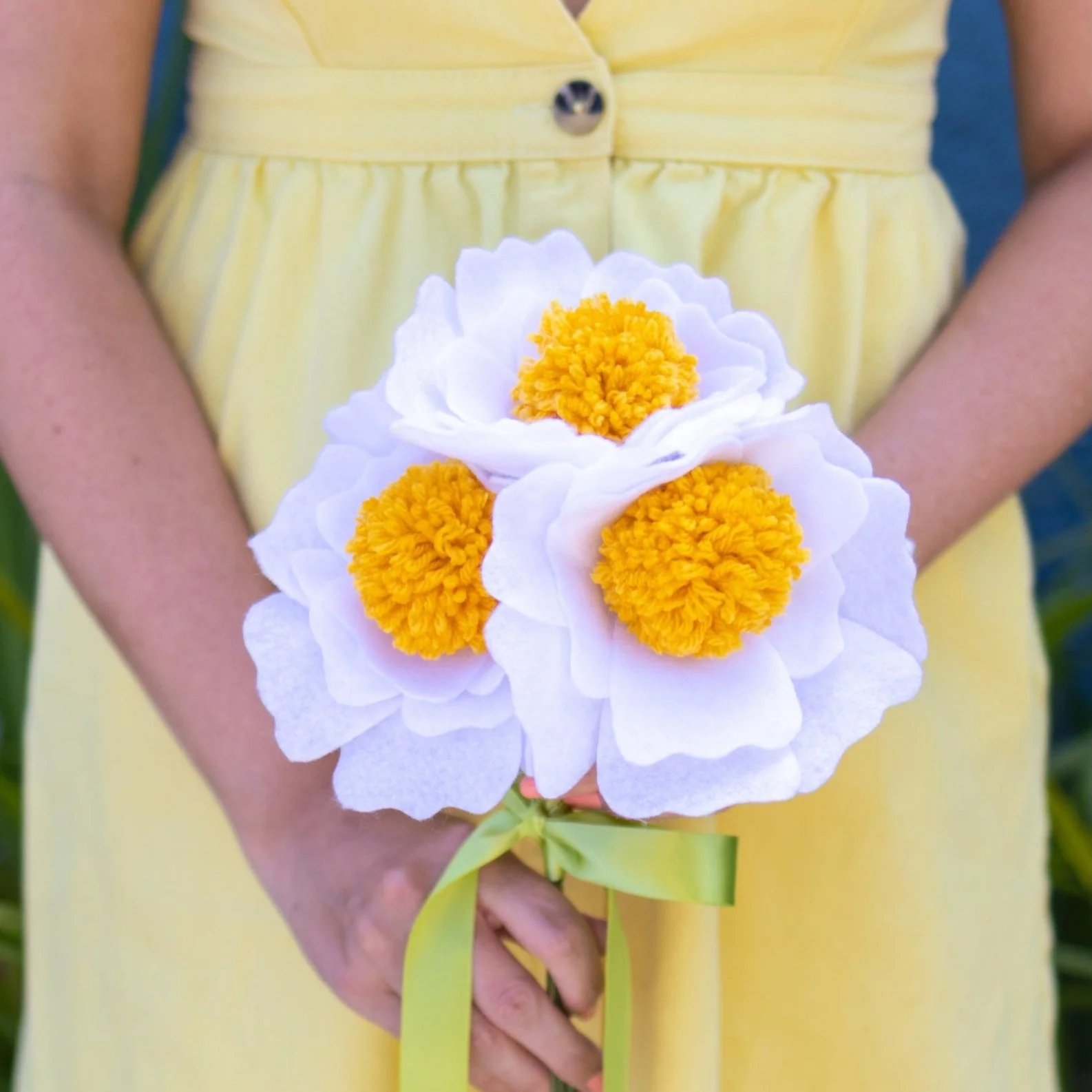 DIY Felt Pom Pom Flowers