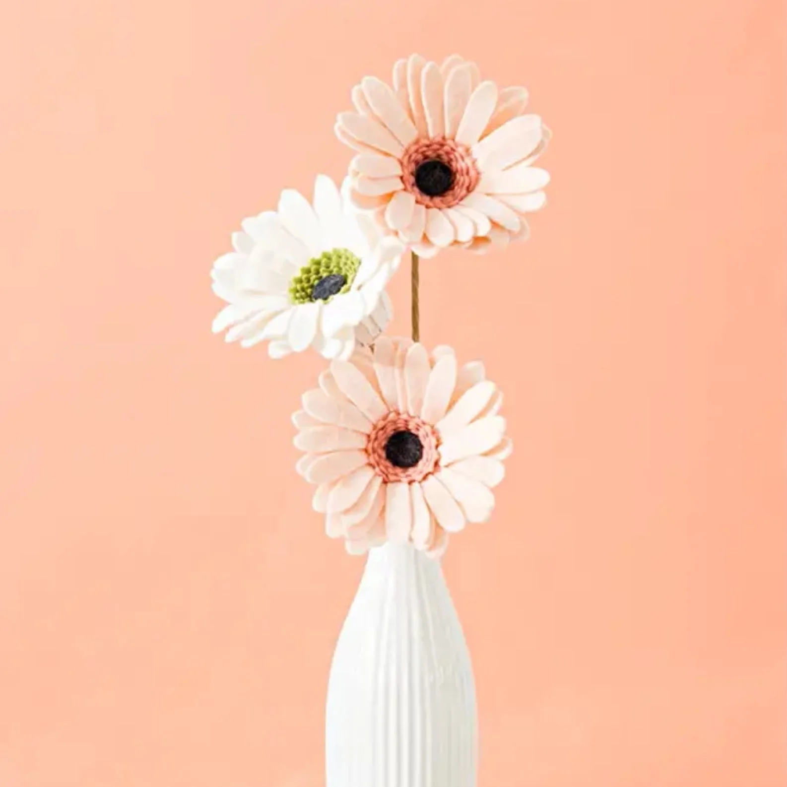 DIY Felt Gerber Daisy