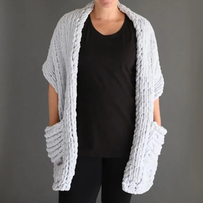 Cosy wrap scraf with pockets.
