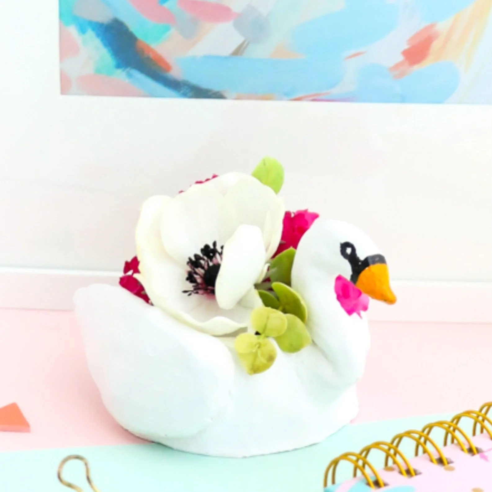 Mini Swan Pool Float Vase