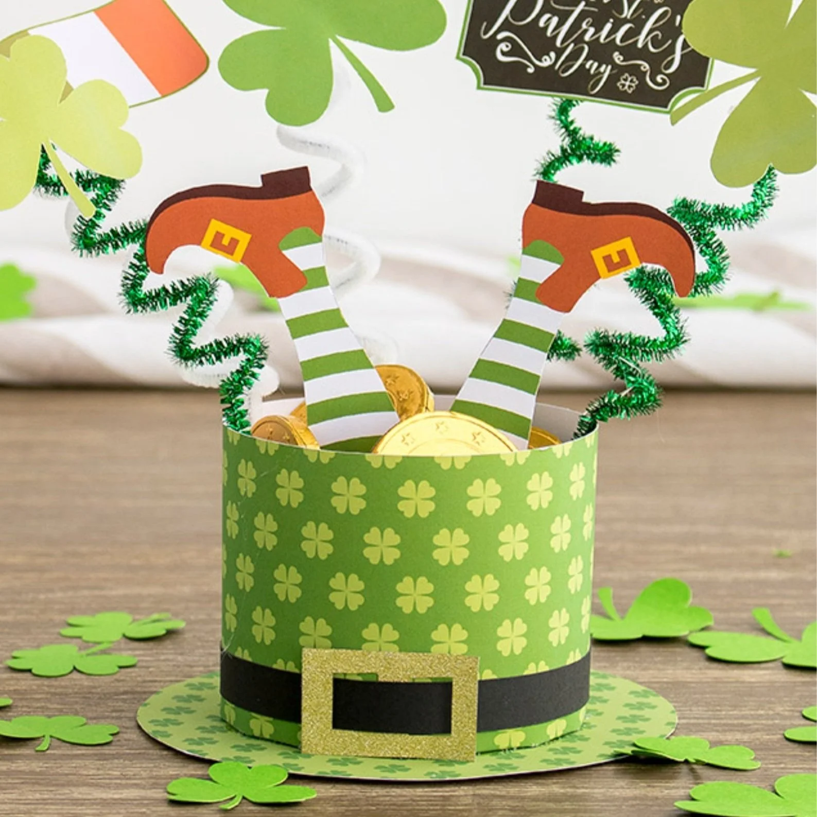 Lucky Hat St. Patrick’s Day Favour Box (Free Printables)
