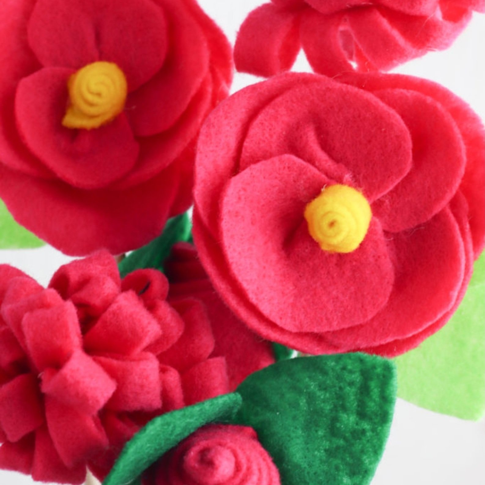 25+ DIY Felt Flower Tutorials — Gathering Beauty