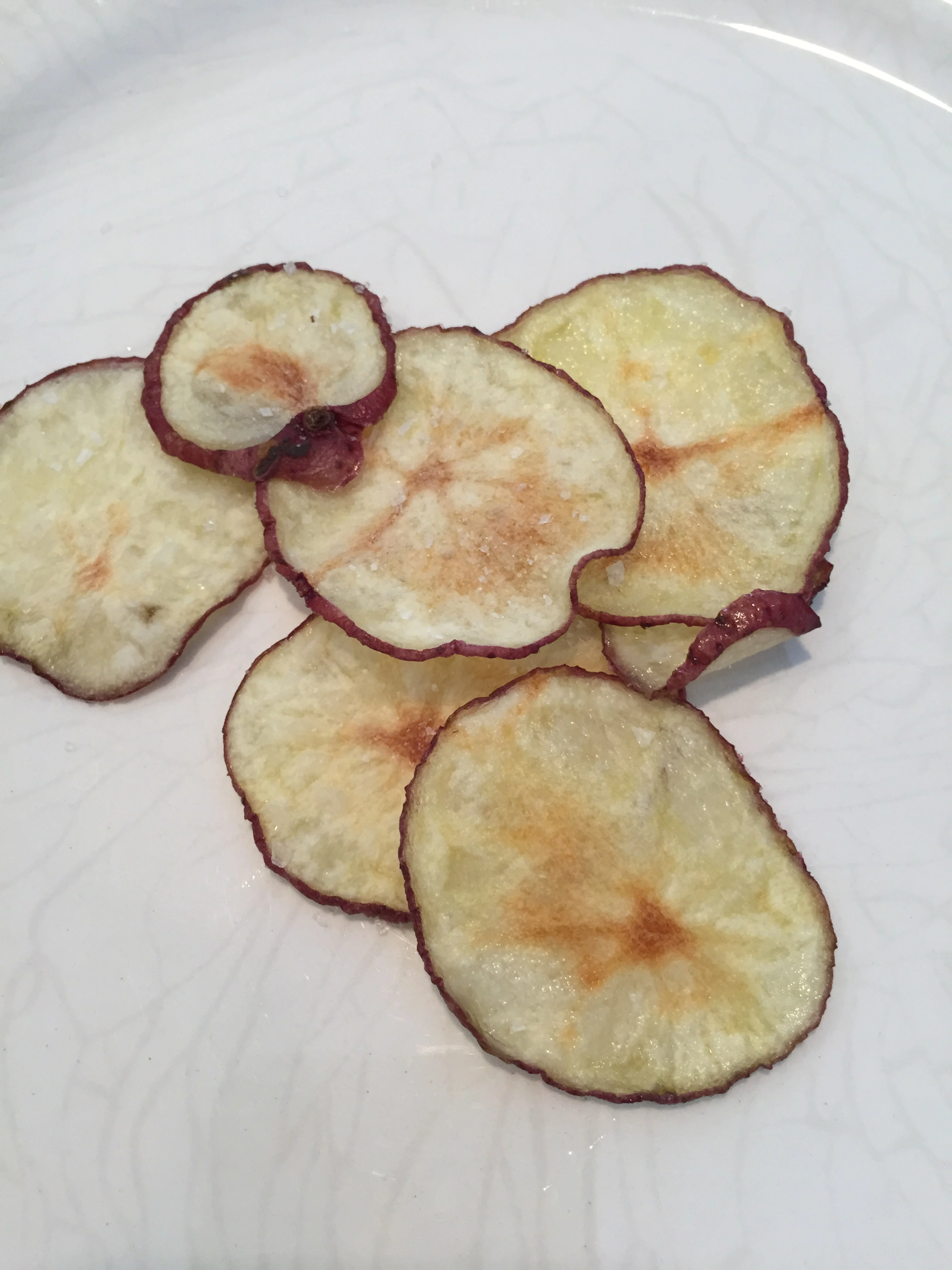 A step by step guide to making skinny crispy potato chips in your