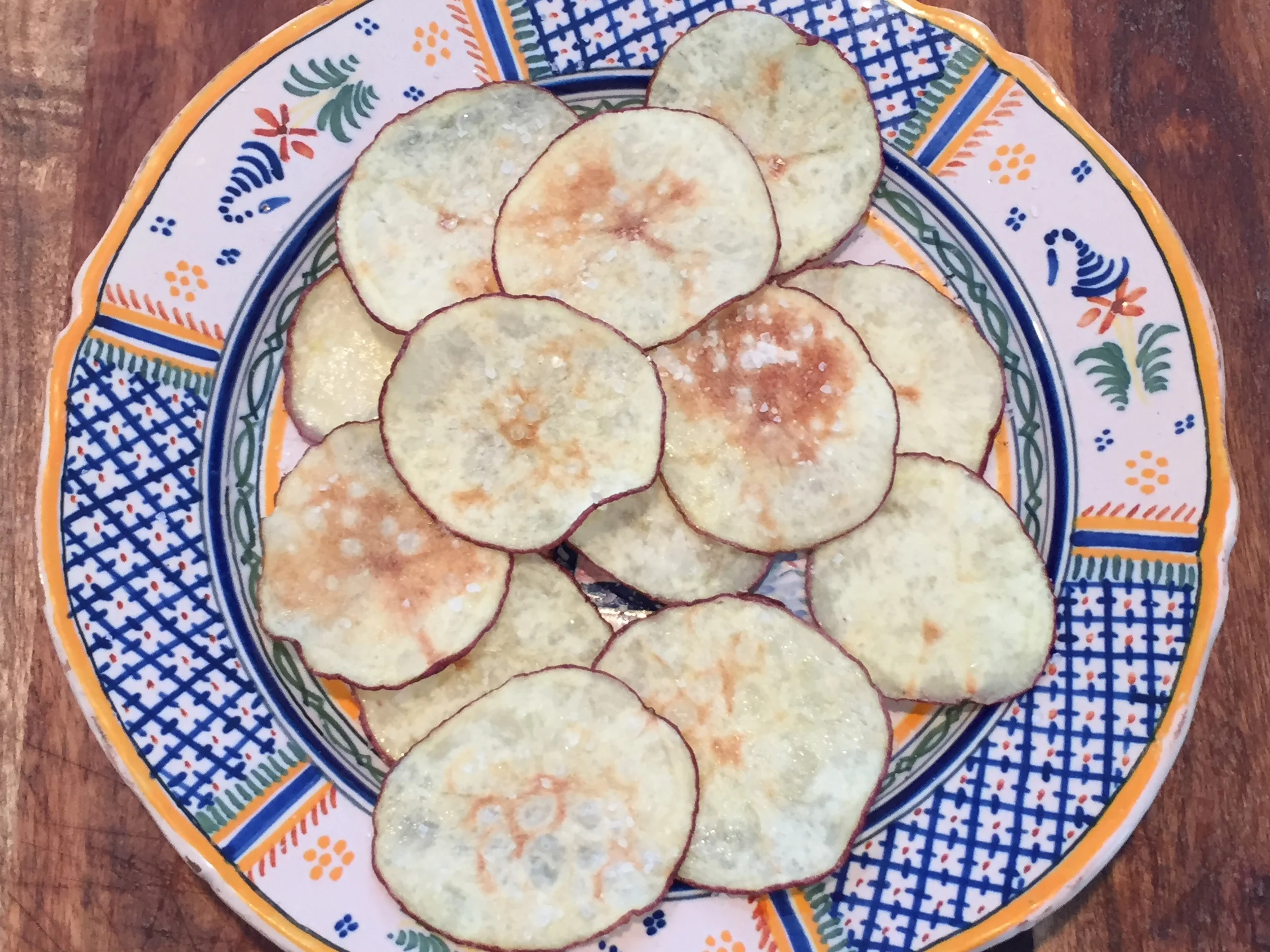 A step by step guide to making skinny crispy potato chips in your