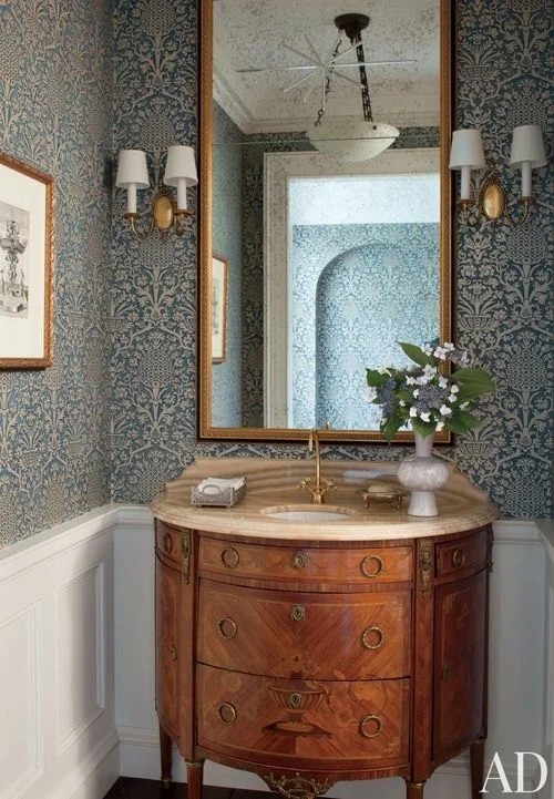 The history of the pineapple in interior design - Image via Architectural Digest ( Designer Mariette Himes Gomez) 