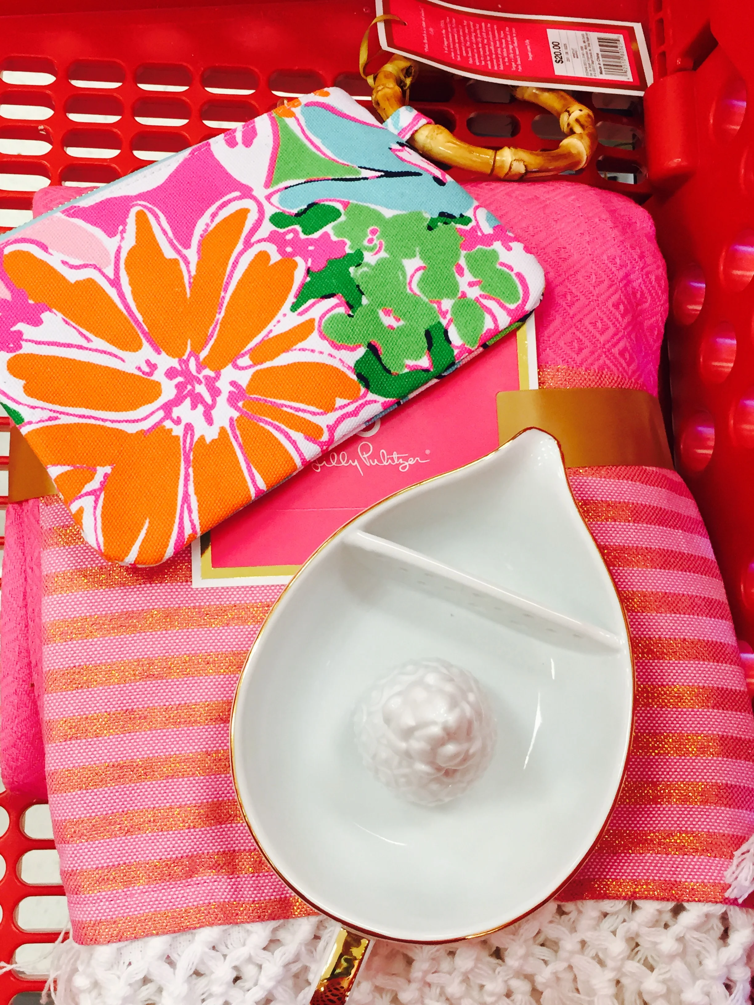 I managed to get three things: A ceramic juicer, a pink picnic blanket and a wristlet for my daughter. I'm contemplating listing my juicer on eBay with a Buy it Now price of a cool $3,000 USD ;) 