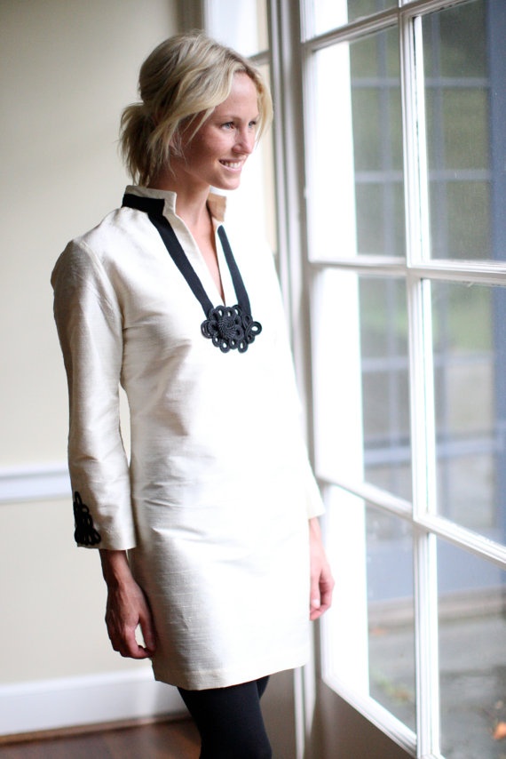 This white tunic is refined, simple, elegant and has a classic twist. From work to evening this tunic transitions perfectly. Image via Devon Baer Design. 