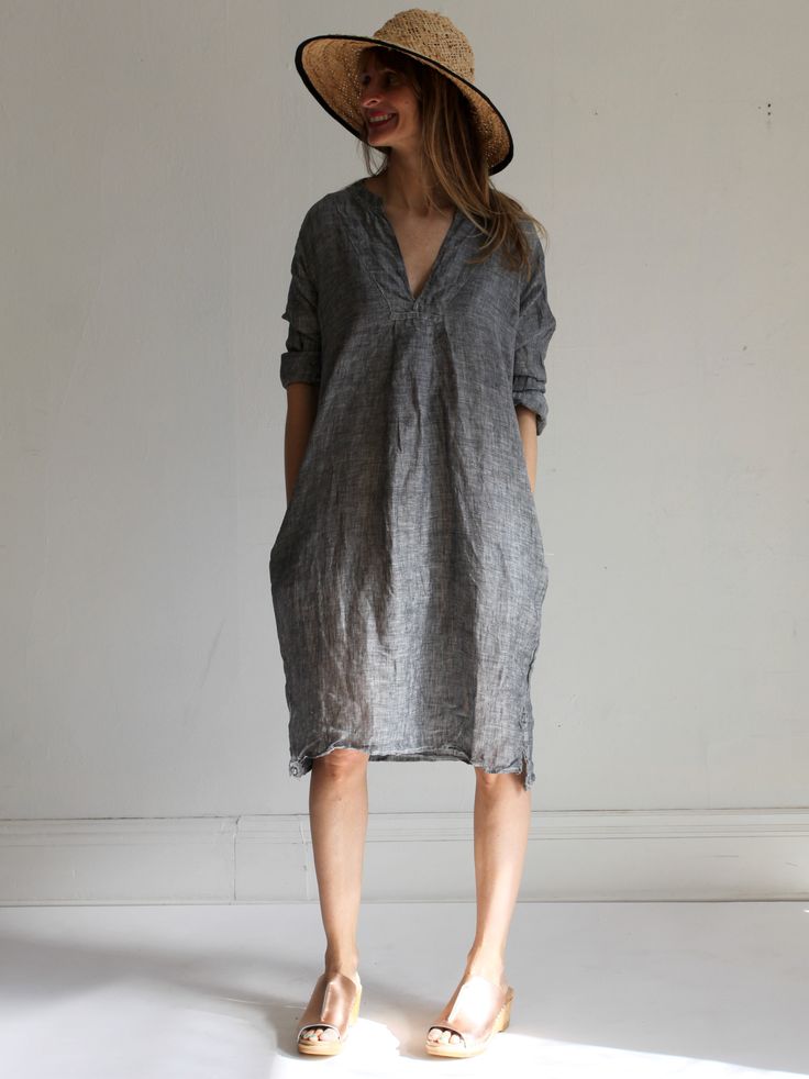 CP Shades ! I haven't heard about them since the mid 1980's. Well, they're back and with this oversized and relaxed tunic it seems they're as stylish as ever. (Image via Shop Pretty Mommy.)