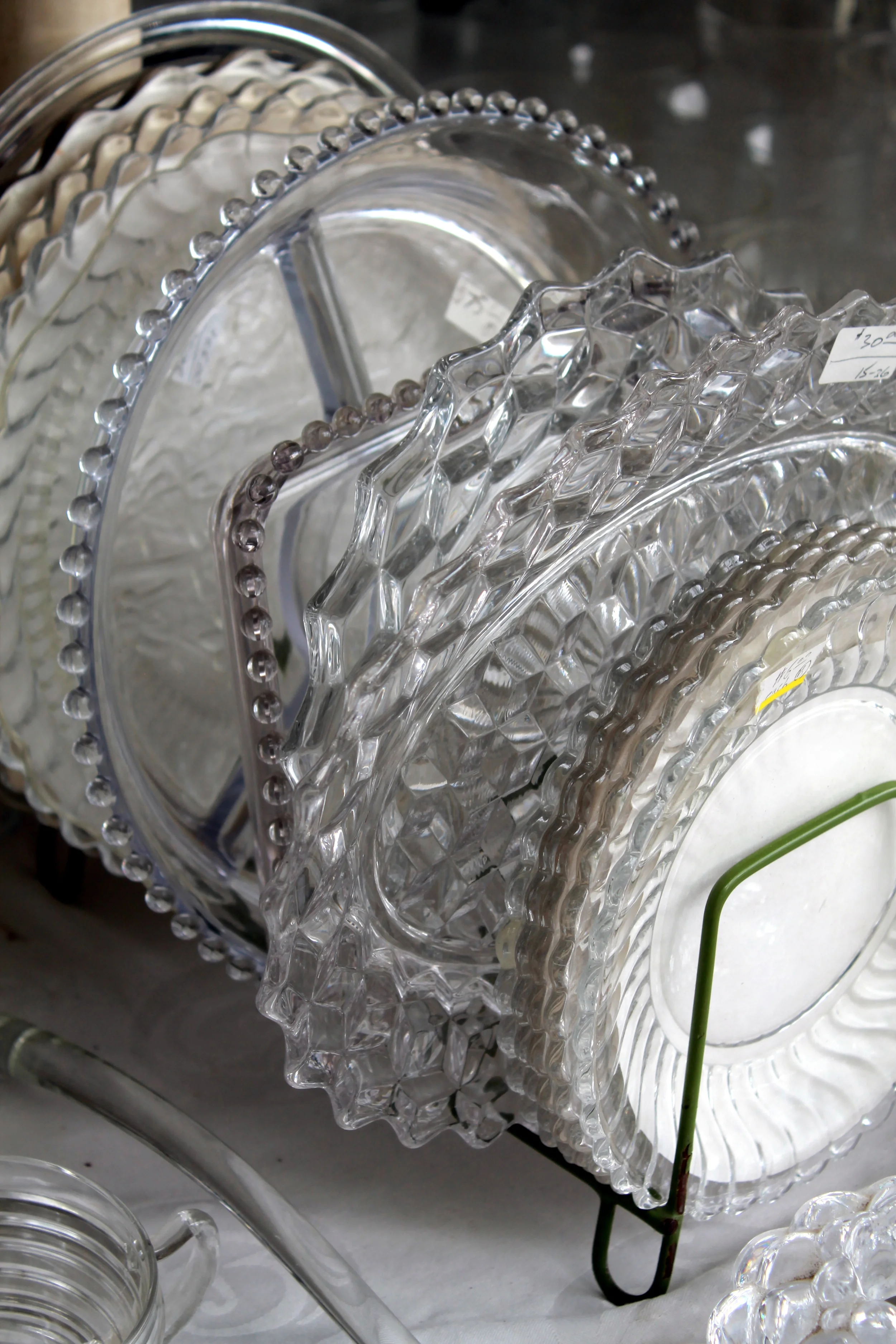Stick with a color theme. All plates do not have to match. 