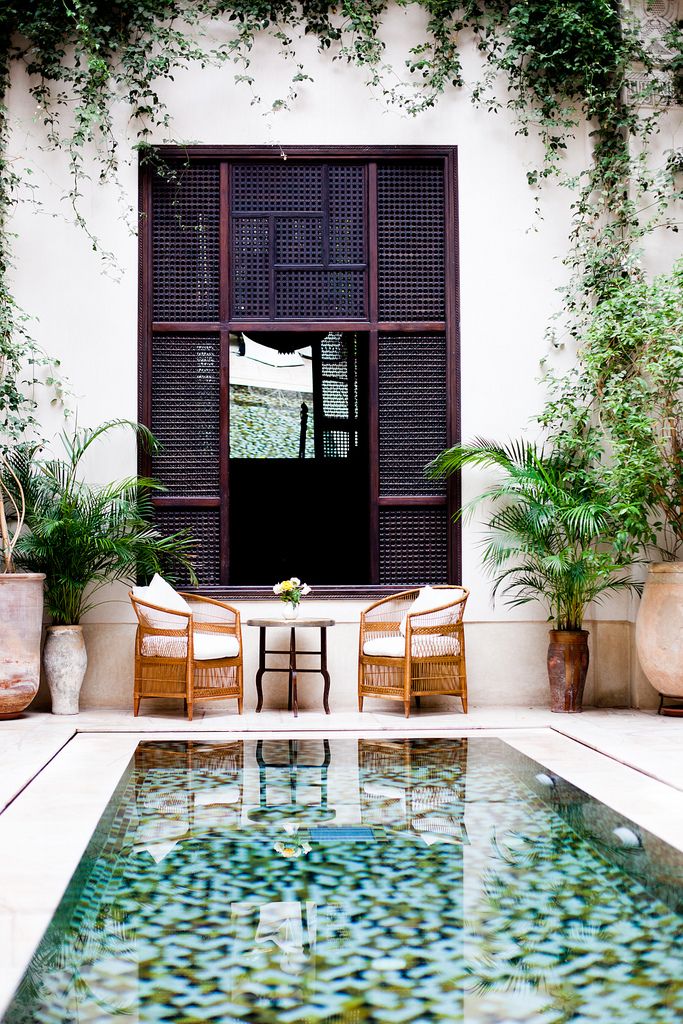 Be a gracious houseguest. Put all pool and patio furniture back to where it was when you arrived. Image via Flickr
