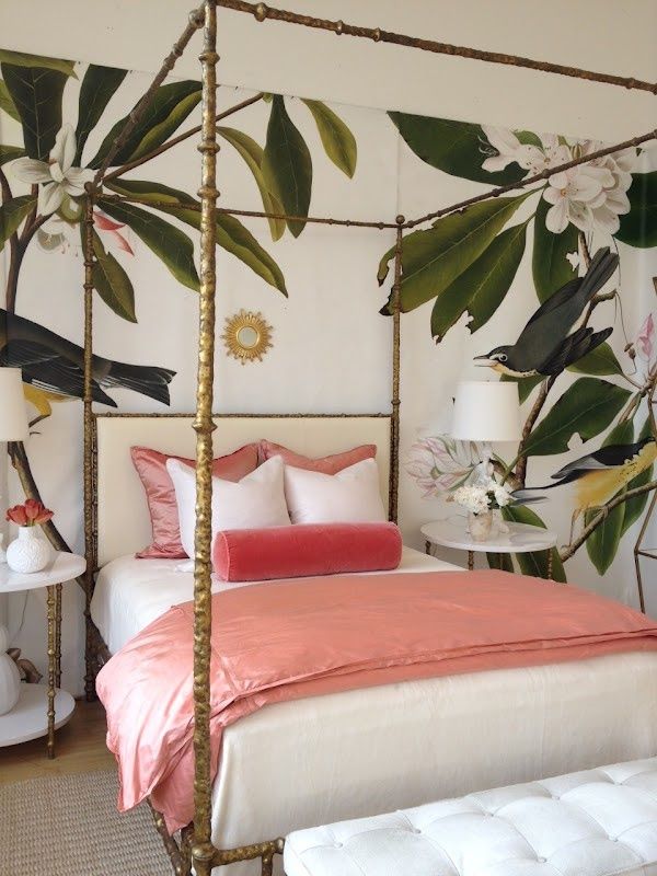 A gracious houseguest makes the bed every morning. Image by Design Gratis