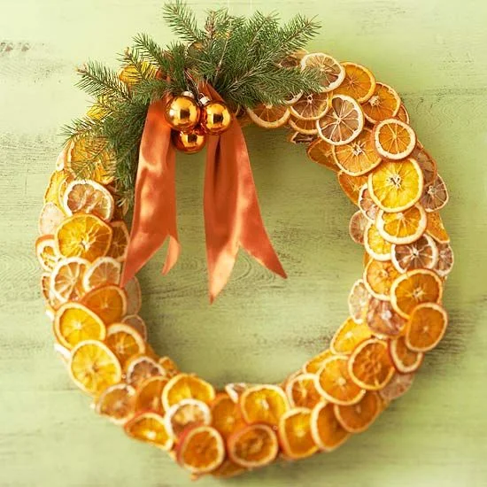 Decorating for the holidays naturally :: When a simple orange becomes anything but. The Entertaining House. Image property of BHG