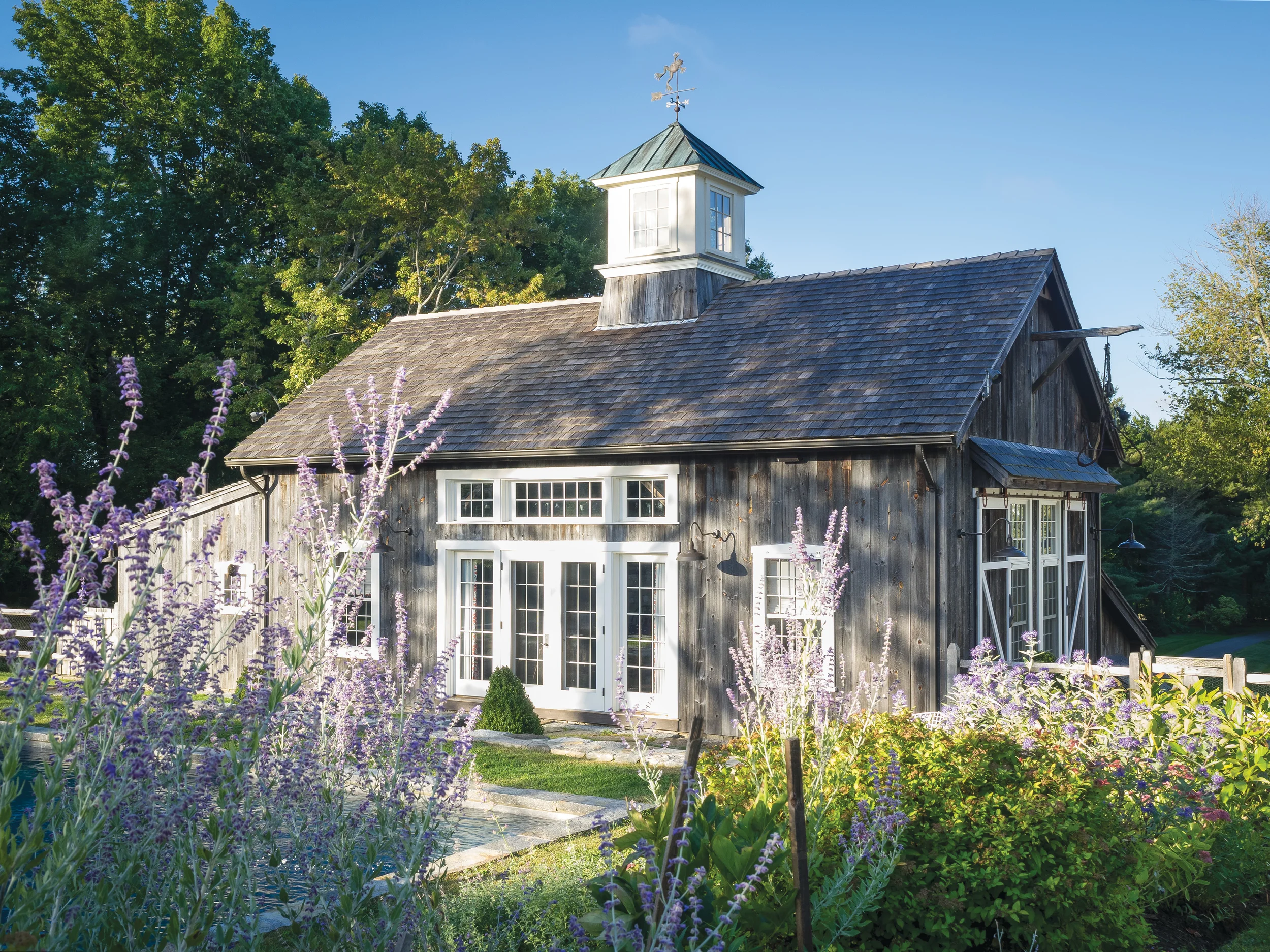 Photography by Geoffrey Gross and Brandt Bolding, At Home in The American Barn , Rizzoli New York, 2016. 