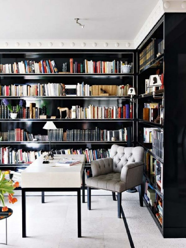 Stunning ways to incorporate your book collections into your home decor. Image House Beautful